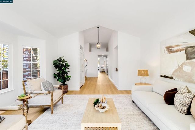 109 Crow Pl, Clayton, CA 94517