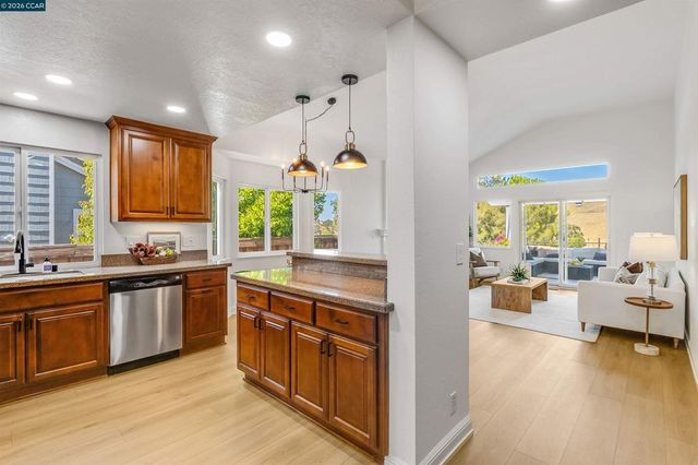 109 Crow Pl, Clayton, CA 94517