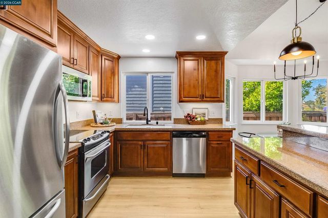 109 Crow Pl, Clayton, CA 94517