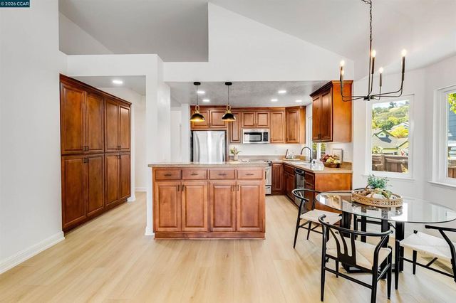 109 Crow Pl, Clayton, CA 94517