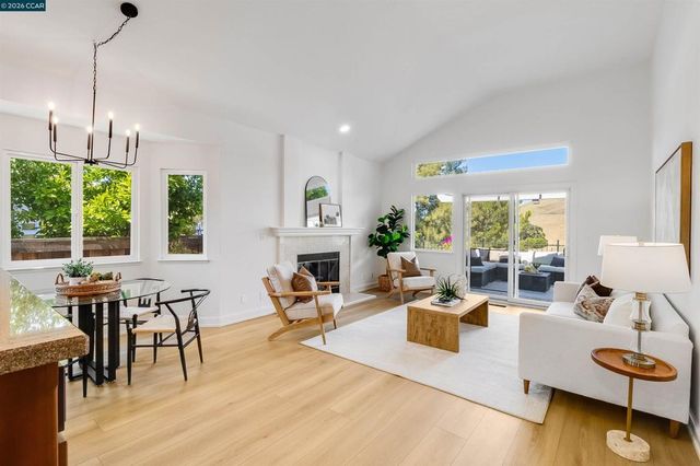109 Crow Pl, Clayton, CA 94517