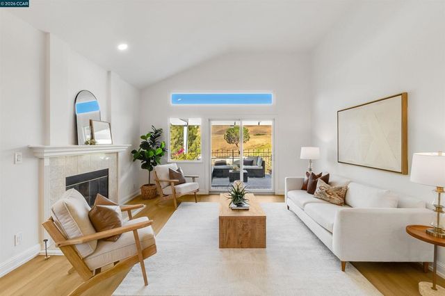 109 Crow Pl, Clayton, CA 94517
