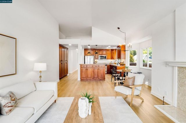 109 Crow Pl, Clayton, CA 94517