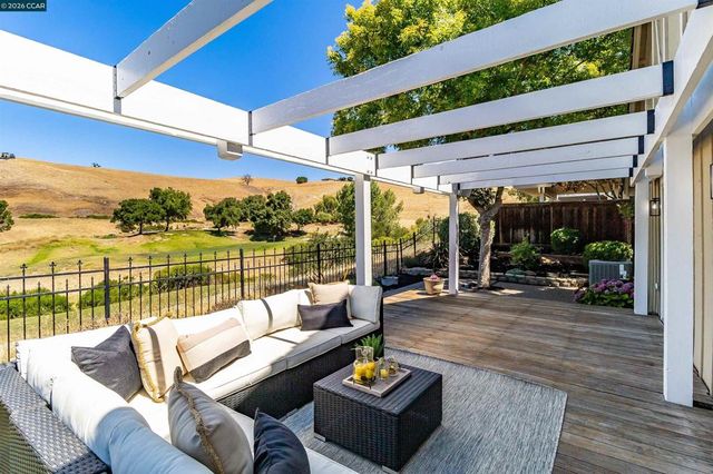 109 Crow Pl, Clayton, CA 94517