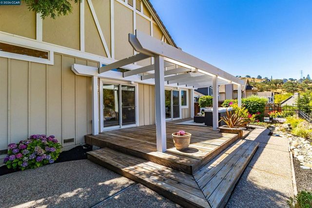 109 Crow Pl, Clayton, CA 94517
