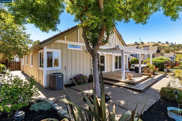 109 Crow Pl, Clayton, CA 94517