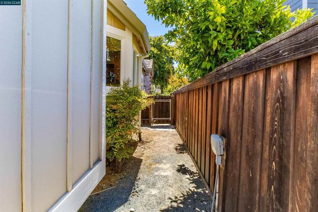 109 Crow Pl, Clayton, CA 94517