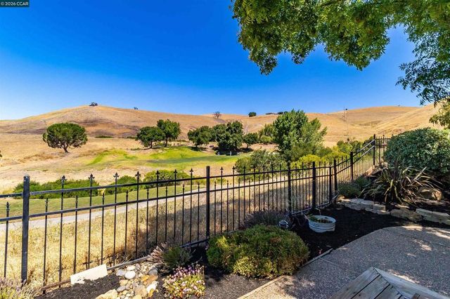 109 Crow Pl, Clayton, CA 94517