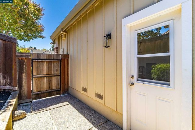 109 Crow Pl, Clayton, CA 94517