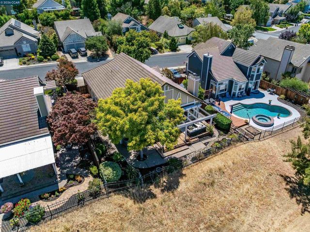 109 Crow Pl, Clayton, CA 94517