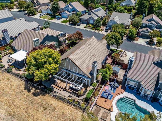 109 Crow Pl, Clayton, CA 94517