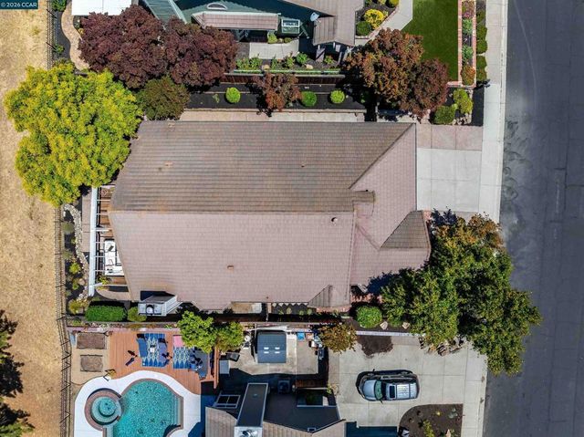 109 Crow Pl, Clayton, CA 94517