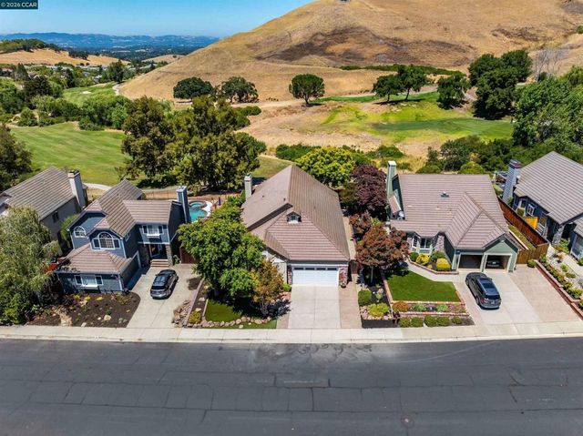 109 Crow Pl, Clayton, CA 94517