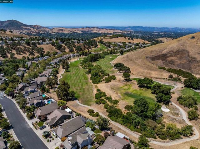 109 Crow Pl, Clayton, CA 94517