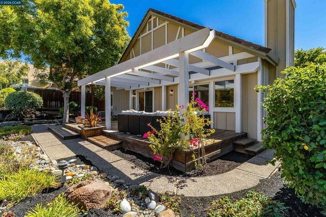 109 Crow Pl, Clayton, CA 94517