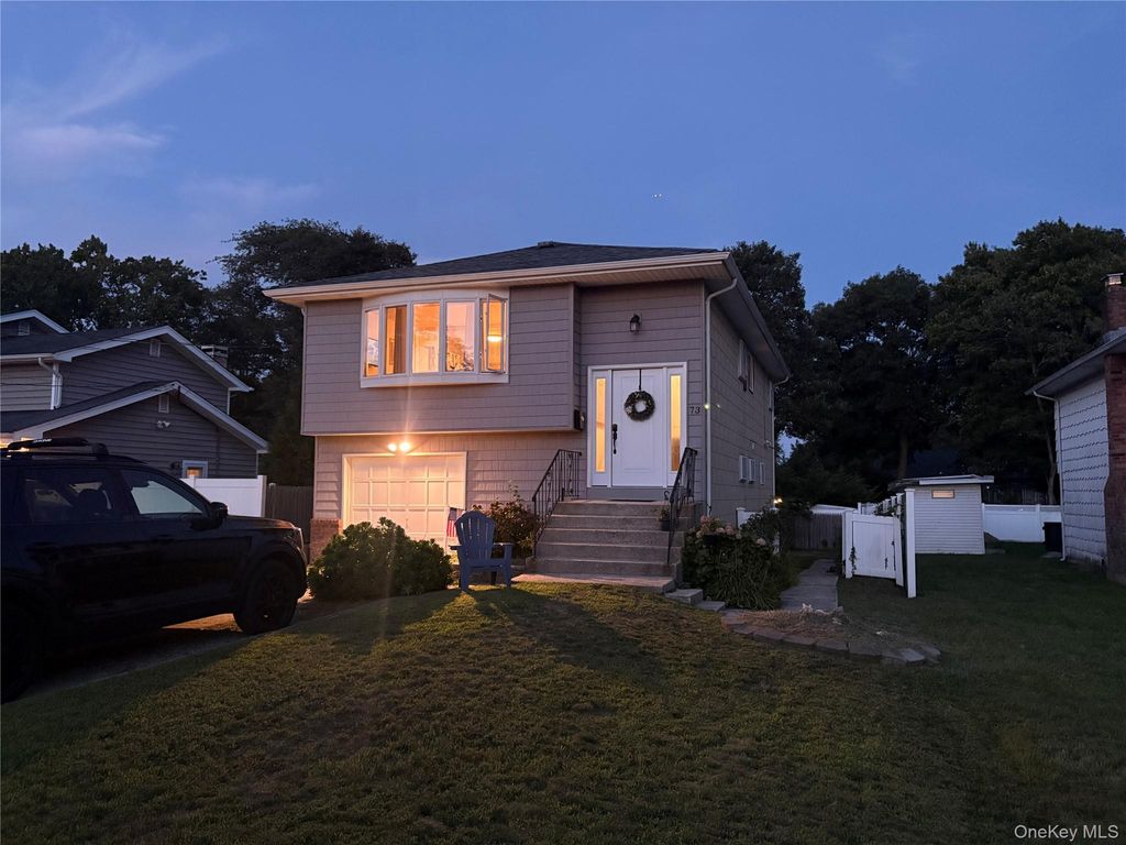 73 Cherokee Avenue, West Islip, NY 11795 — exterior