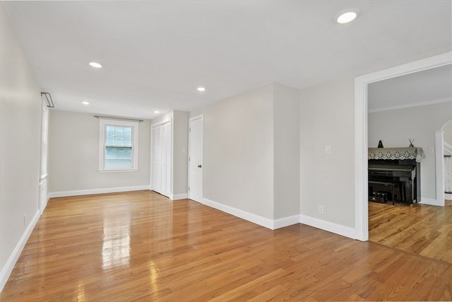 284 Lake St, Belmont, MA 02478