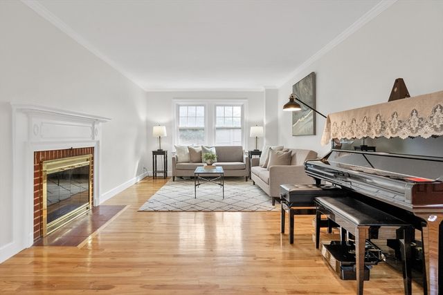 284 Lake St, Belmont, MA 02478