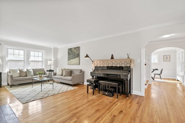 284 Lake St, Belmont, MA 02478
