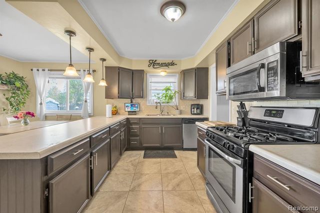 17836 Poplar Street, Riverview, MI 48193