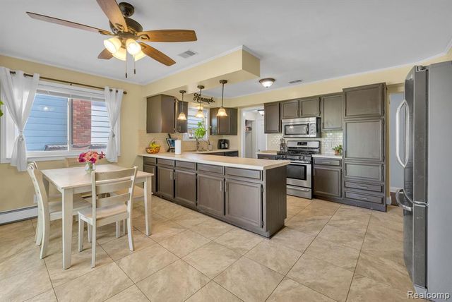 17836 Poplar Street, Riverview, MI 48193