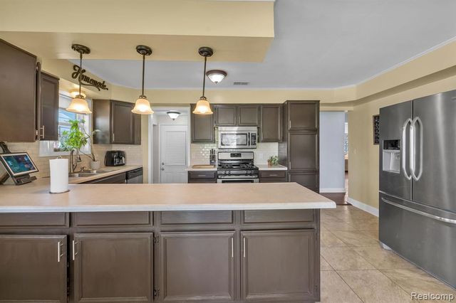 17836 Poplar Street, Riverview, MI 48193