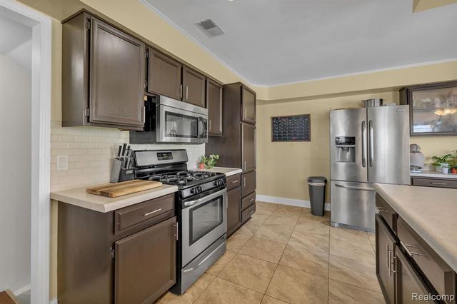 17836 Poplar Street, Riverview, MI 48193