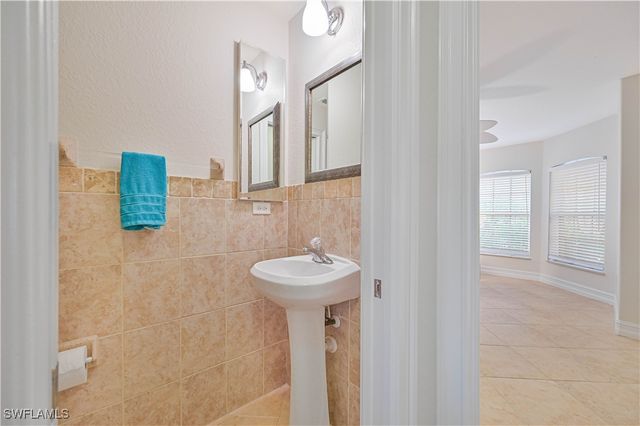 2614 SW Santa Barbara PL, Cape Coral, FL 33914