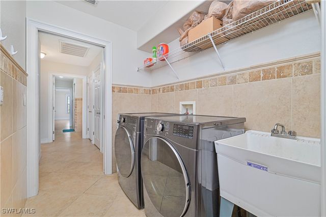 2614 SW Santa Barbara PL, Cape Coral, FL 33914