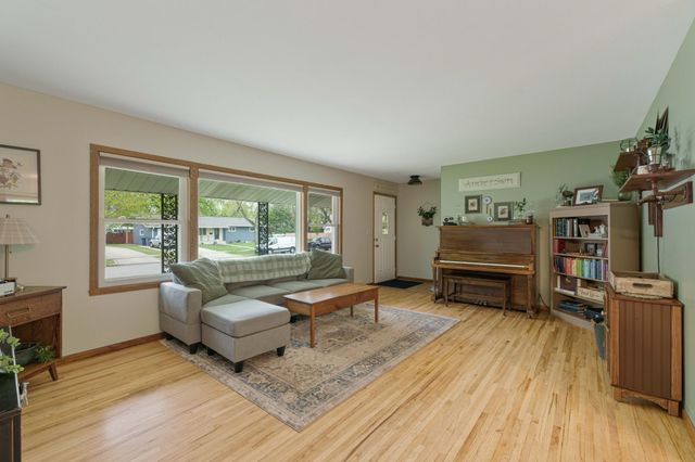 533 Maple Lane, Moorhead, MN 56560