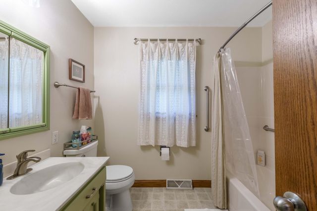 533 Maple Lane, Moorhead, MN 56560