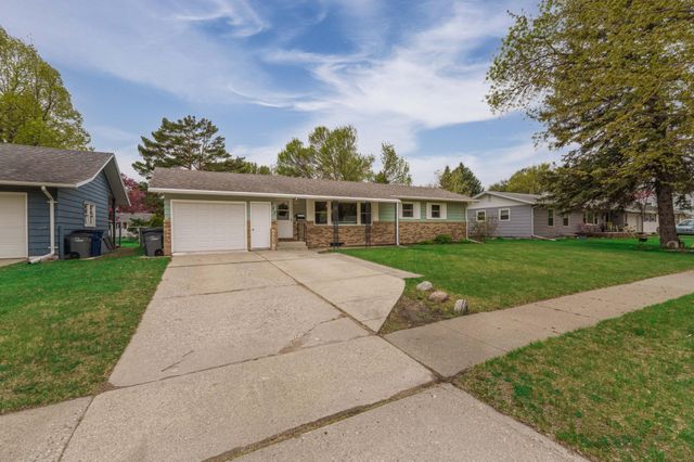 533 Maple Lane, Moorhead, MN 56560