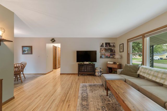533 Maple Lane, Moorhead, MN 56560