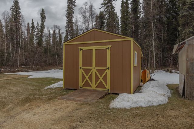 1004 BLACK BEAR TURNAROUND, North Pole, AK 99705