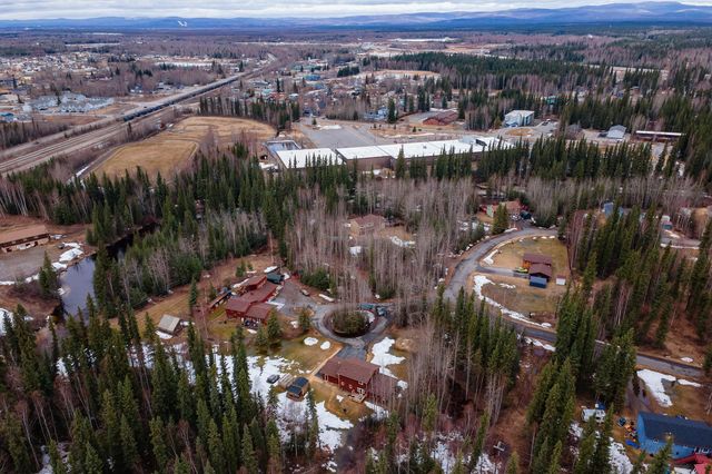1004 BLACK BEAR TURNAROUND, North Pole, AK 99705