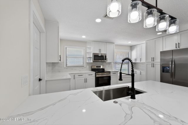 2723 DENNIS Drive, Orange Park, FL 32073