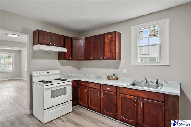 205 W Roughfork St, Florence, SC 29506