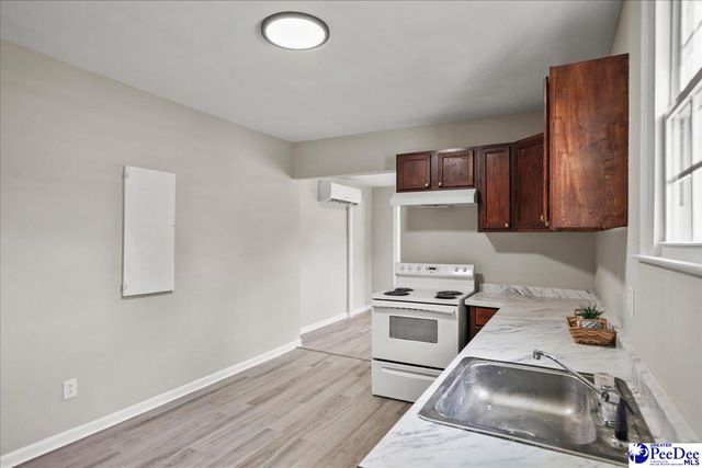 205 W Roughfork St, Florence, SC 29506