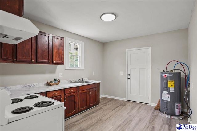 205 W Roughfork St, Florence, SC 29506
