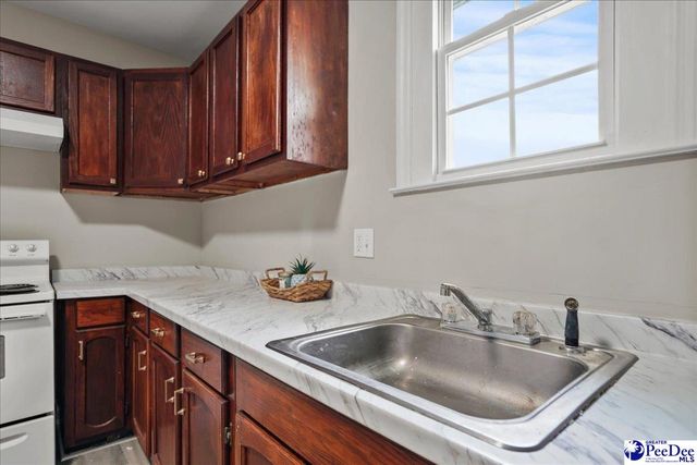 205 W Roughfork St, Florence, SC 29506