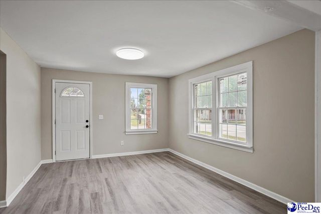 205 W Roughfork St, Florence, SC 29506