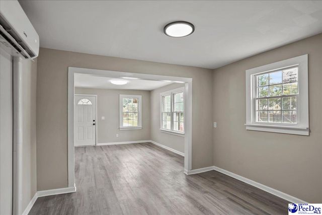 205 W Roughfork St, Florence, SC 29506