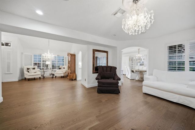 109 Marble Canyon Dr, Folsom, CA 95630