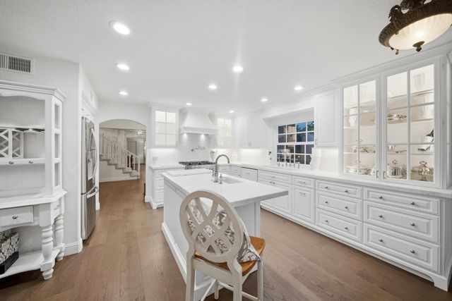 109 Marble Canyon Dr, Folsom, CA 95630
