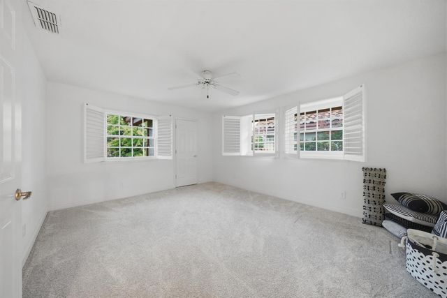 109 Marble Canyon Dr, Folsom, CA 95630