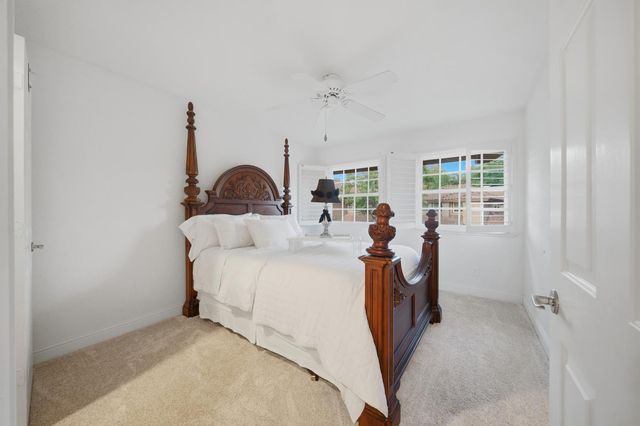 109 Marble Canyon Dr, Folsom, CA 95630
