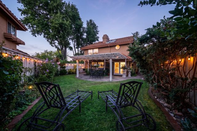 109 Marble Canyon Dr, Folsom, CA 95630