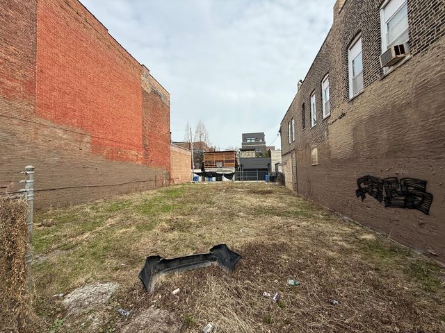 1812 W Grand Avenue, Chicago, IL 60622