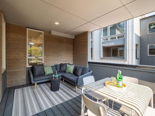 18032 - A Sunnyside Avenue N, Shoreline, WA 98133