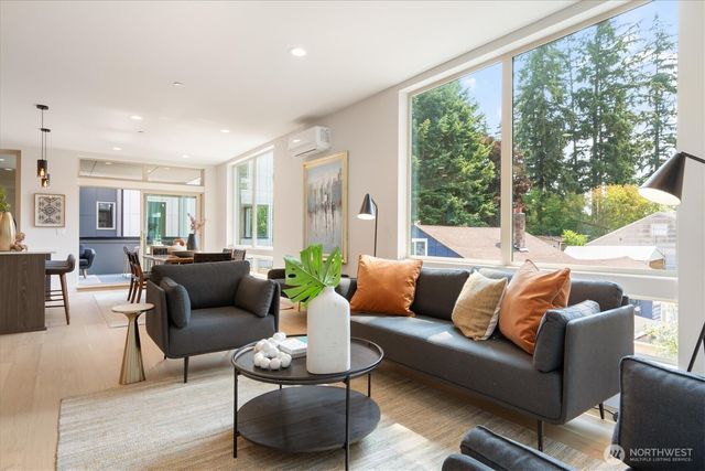 18032 - A Sunnyside Avenue N, Shoreline, WA 98133